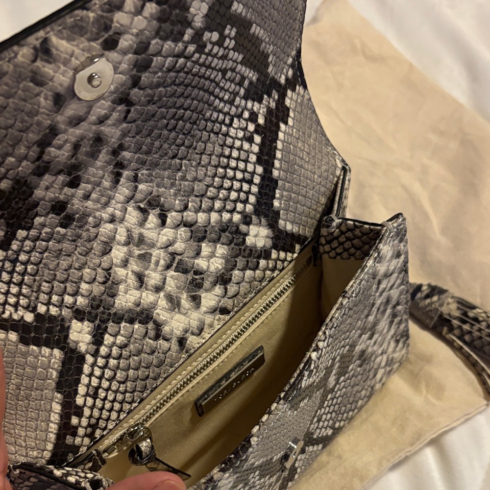 Elegant Snake Print Shoulder and cross body bag - Picture 2 of 4